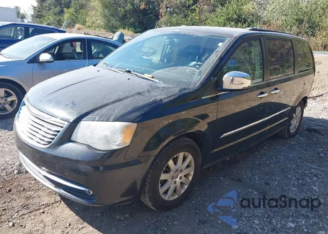 2011 Chrysler Town & Country Touring-L z USA, uszkodzony, nr VIN 2A4RR8DG9BR764502